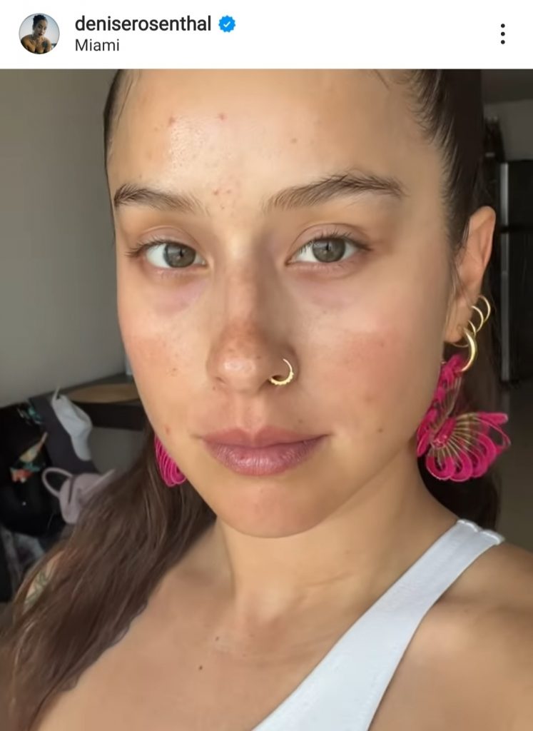 Denise Rosenthal deleita a sus seguidores con fotos al natural