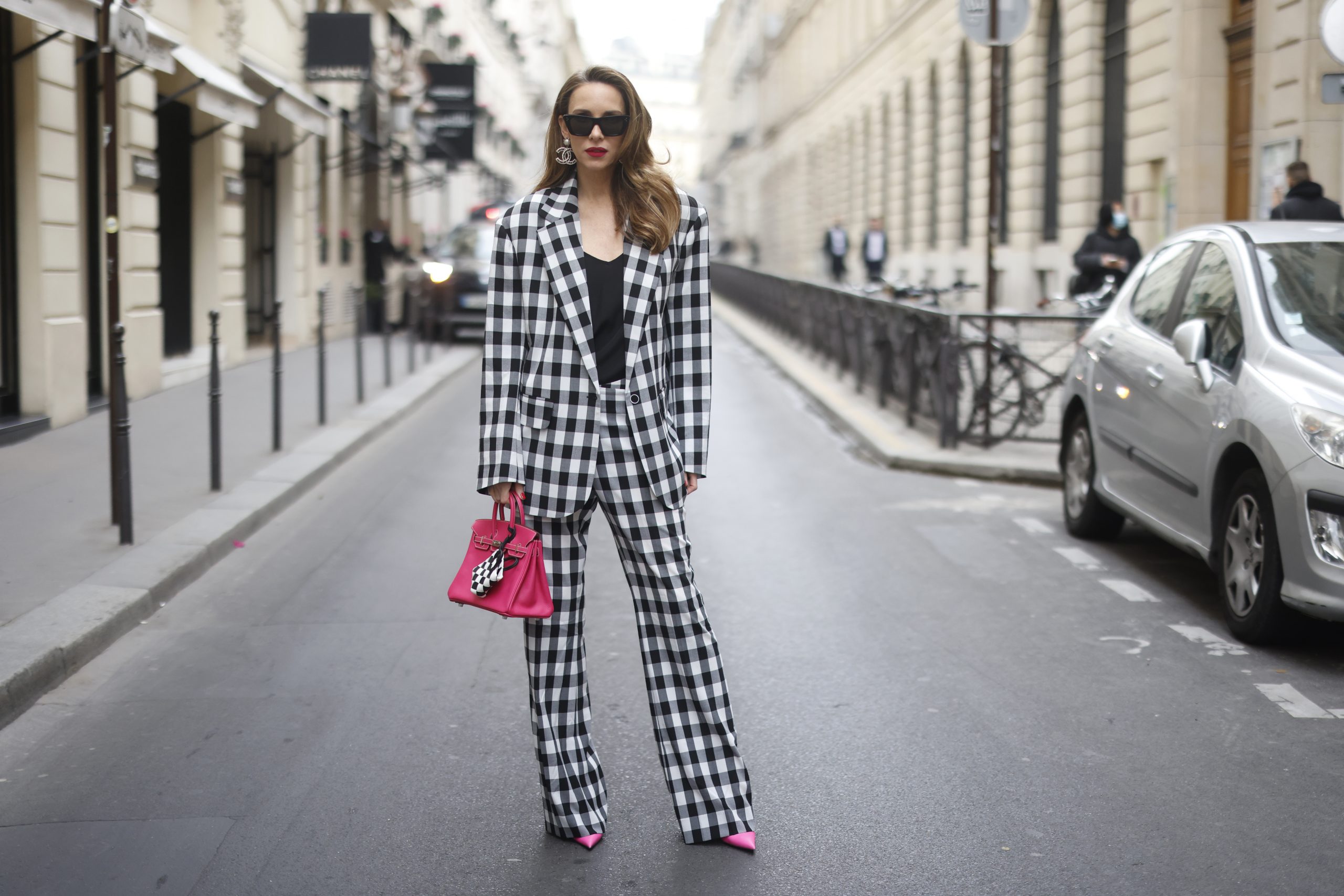 Street Style : Day Two Paris Fashion Week Womenswear F/W 2022 2023