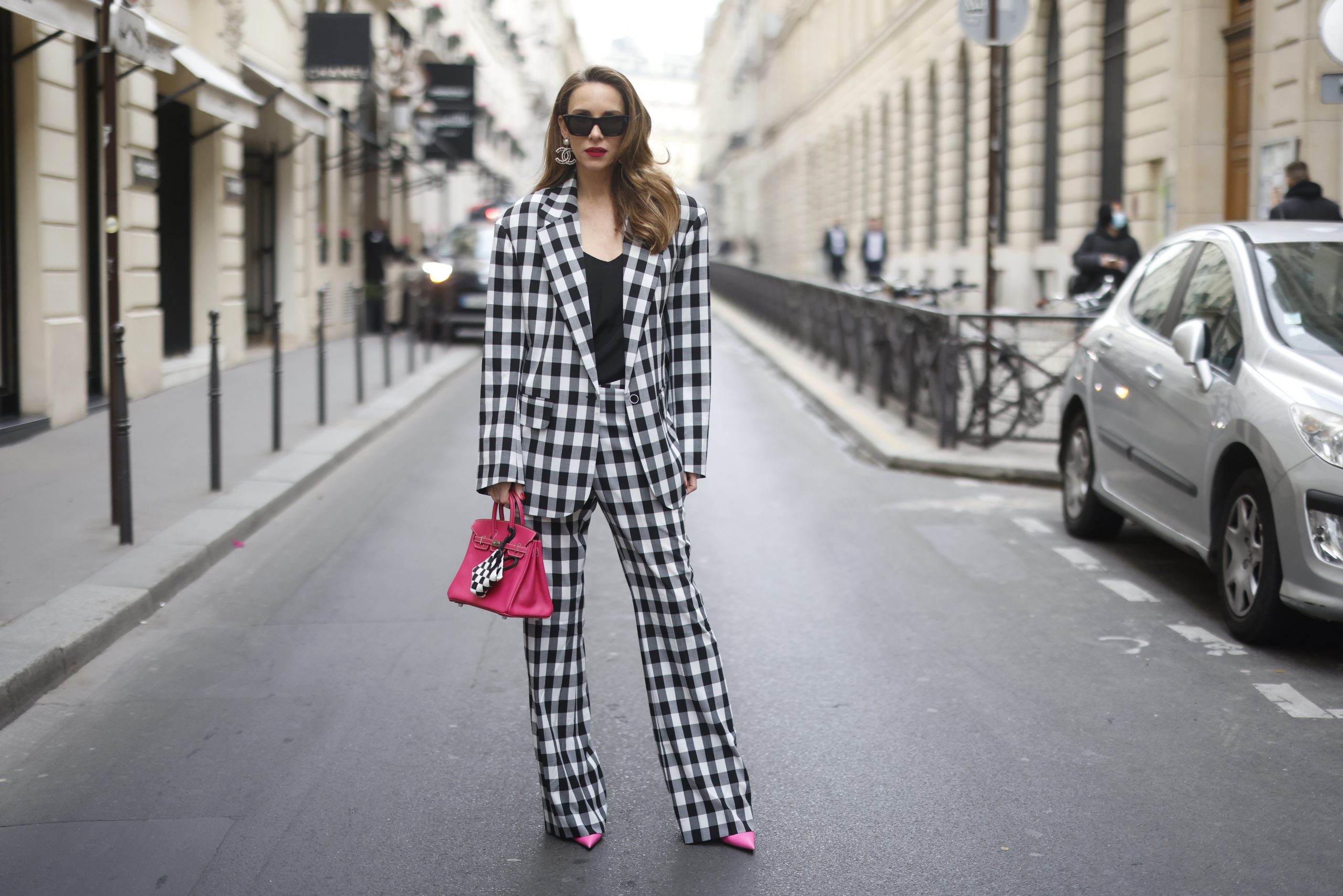 Street Style : Day Two Paris Fashion Week Womenswear F/W 2022 2023