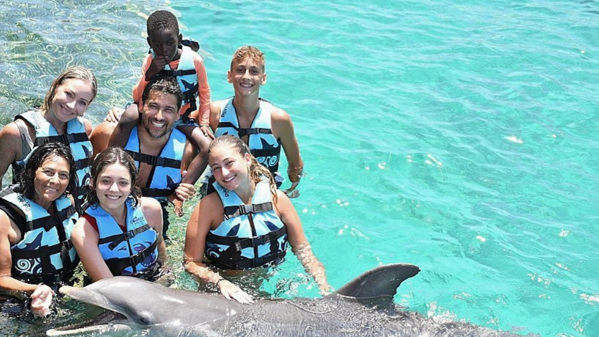 ¡Una experiencia familiar! Rafael Araneda y Marcela Vacarezza están disfrutando a concho de sus vacaciones