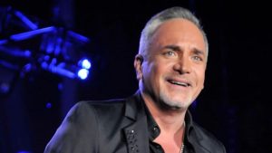 La pérdida que enluta a Luis Jara: Falleció querida familiar del cantante