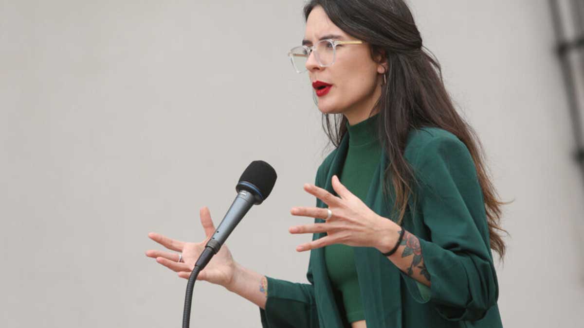 Camila Vallejo, contundente: "Prohibir el aborto no disminuye su práctica"