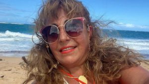 "Lo encuentro insólito": Helhue Sukni reclama luego de que la echaran de un bar