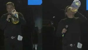 JC Rodríguez se empinó un vino pipeño en pleno escenario de la Fonda de Peñaflor