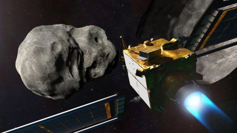 Nave De La NASA Contra Un Asteroide