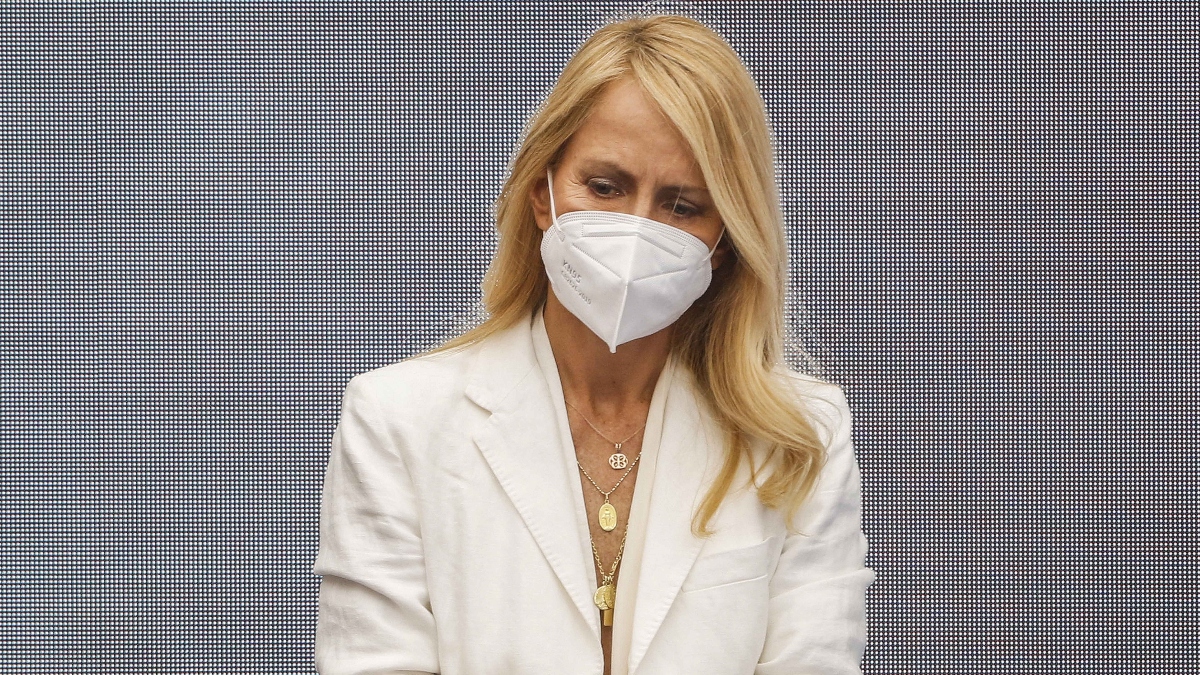 "Estoy emocionada": Cecilia Bolocco llegó al Congreso a presentar proyecto sobre su fundación contra el cáncer