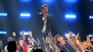 Así fue la presentación de Chayanne en los Premios Billboard de la Música Latina