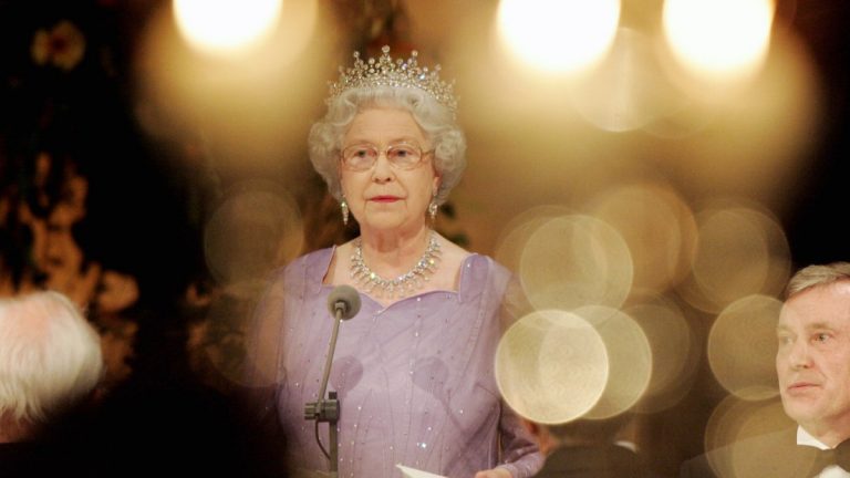 Corona Reina Isabel 2