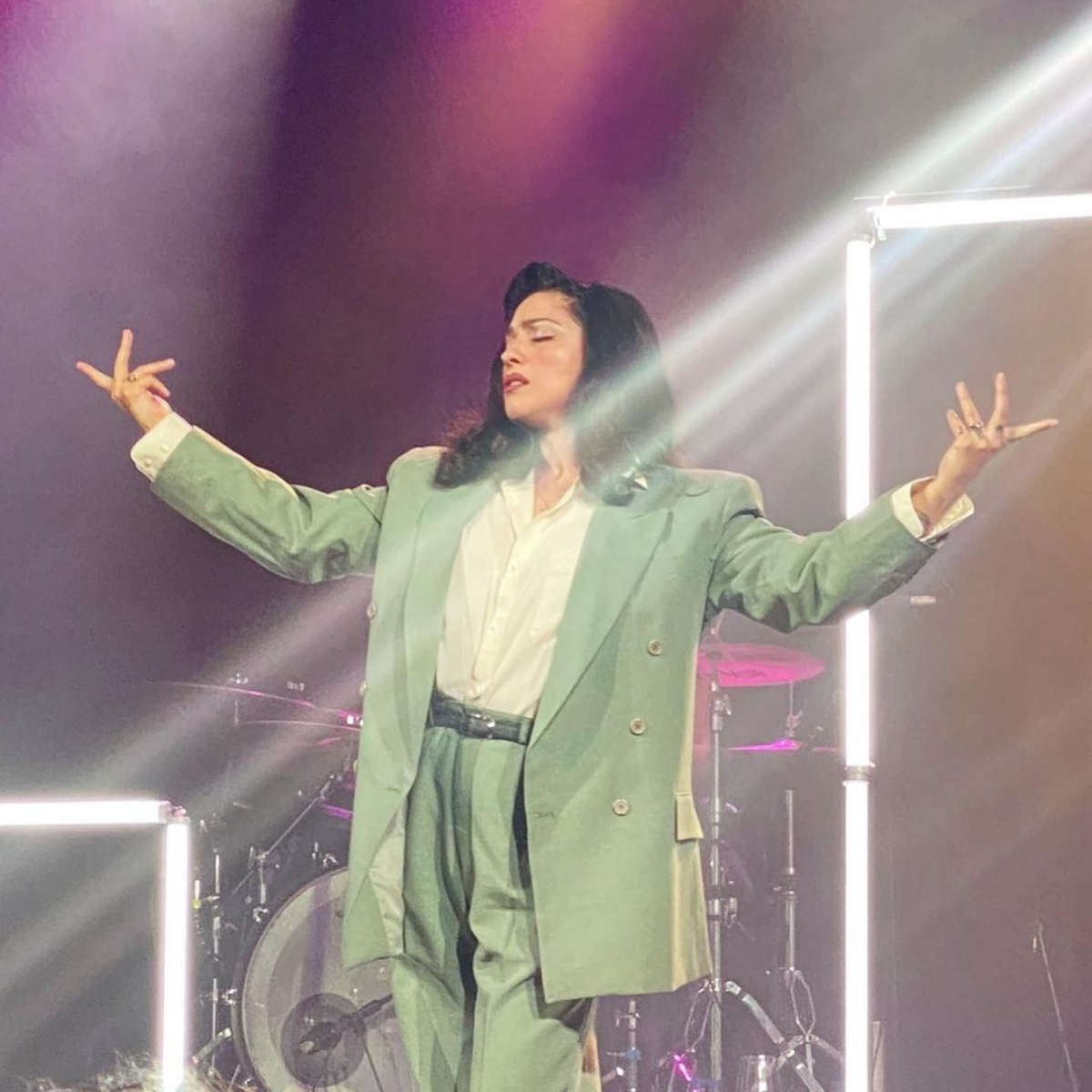 Mon Laferte En España