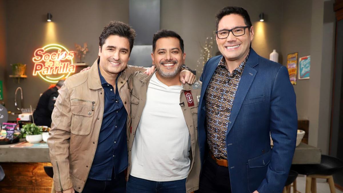 Una actriz, un periodista y una animadora: Estos son algunos de los invitados de Socios de la Parrilla