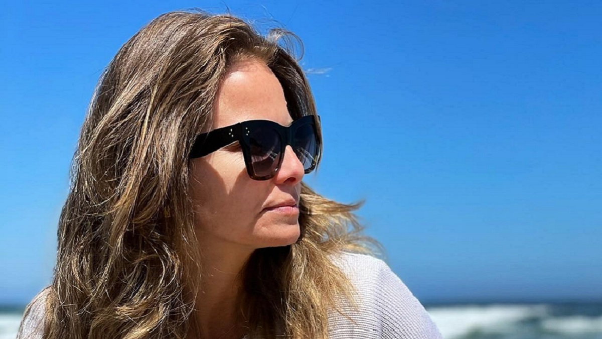 Soledad Onetto recibió críticas en redes, tras llevar a su perro a la playa