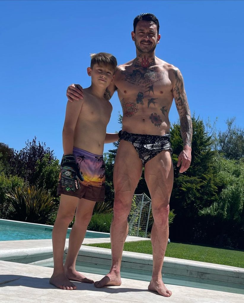 Mauricio Pinilla y su hijo