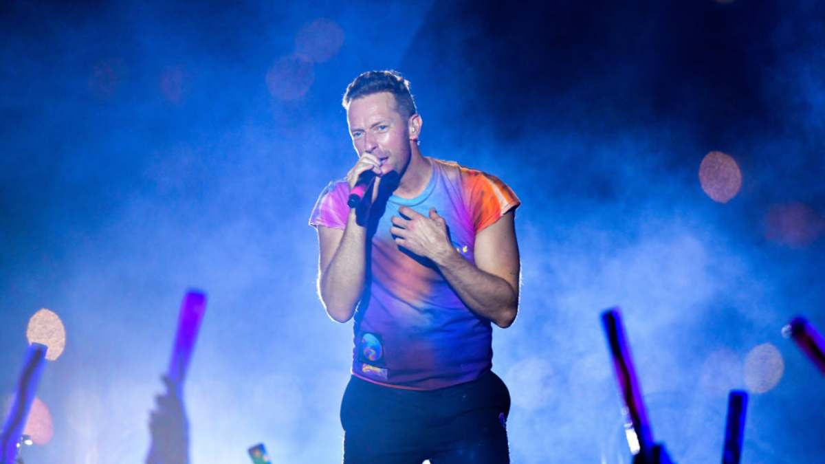 ¿Peligra la salud de Chris Martin? Coldplay pone pausa a su gira mundial