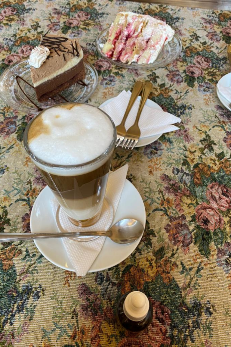 Café Cupido La imperdible cafetería de época de Barrio Brasil — FMDOS