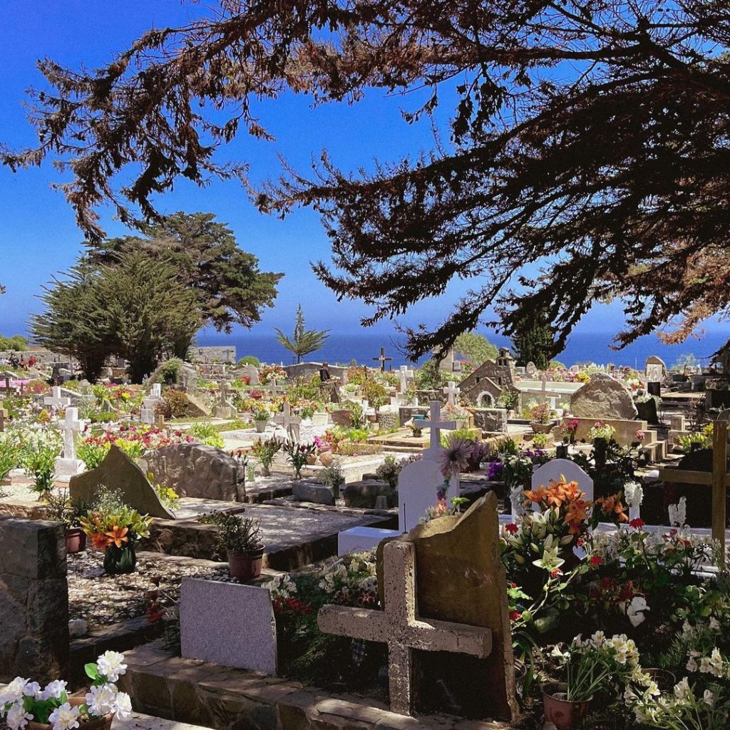 Juanita Ringeling en el cementerio