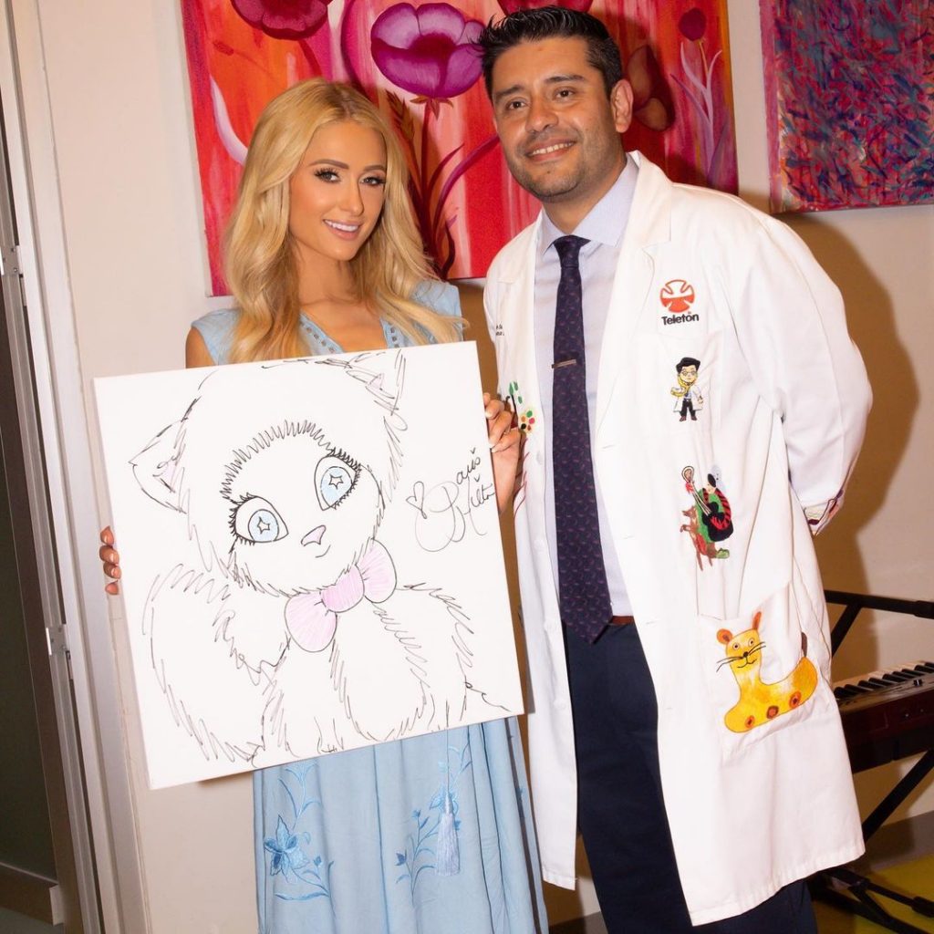 Paris Hilton en la Teletón