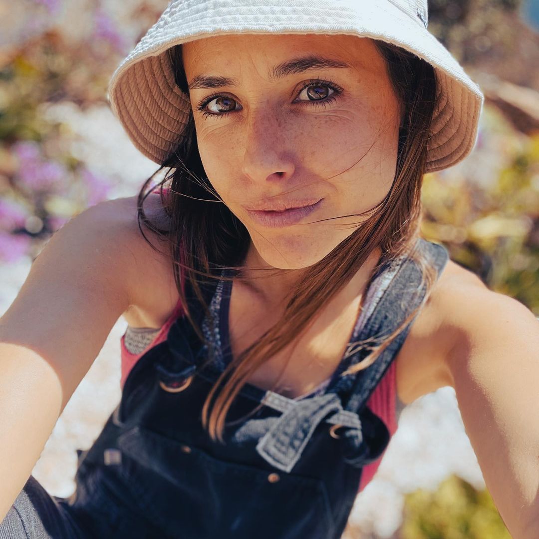 Juanita Ringeling en el cementerio(1)