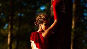 "Entre luz y sombra": Angélica Castro también tiene su propio "vestido de la venganza"