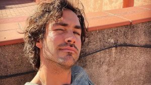 Matías Assler saca suspiros con tierna fotito junto a Juanita Ringeling y su hijo