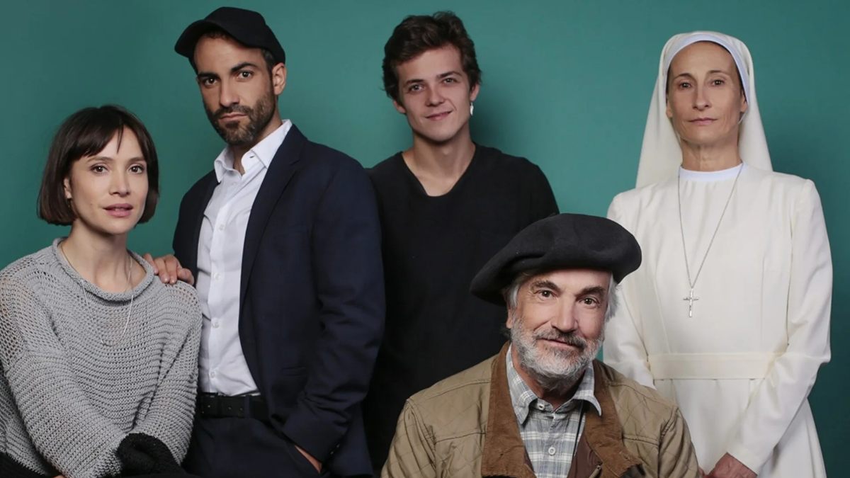 ¿El amor traspasó las pantallas? Aseguran que actores de La Ley de Baltazar están juntos