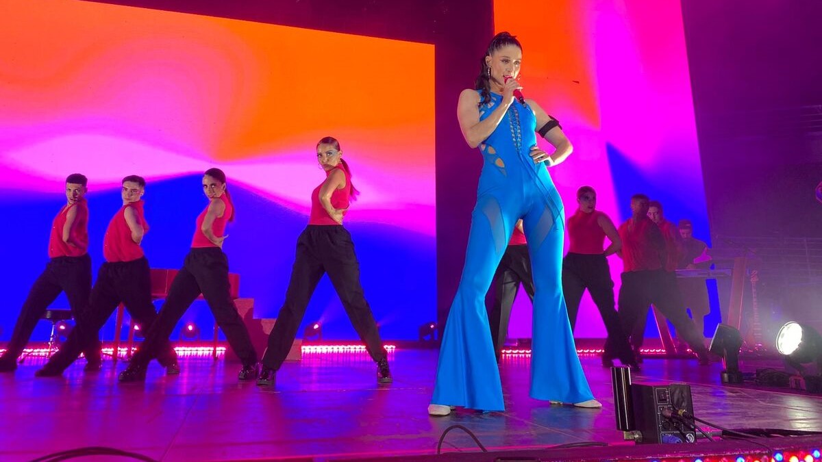 Francisca Valenzuela deslumbra en su show en el Movistar Arena