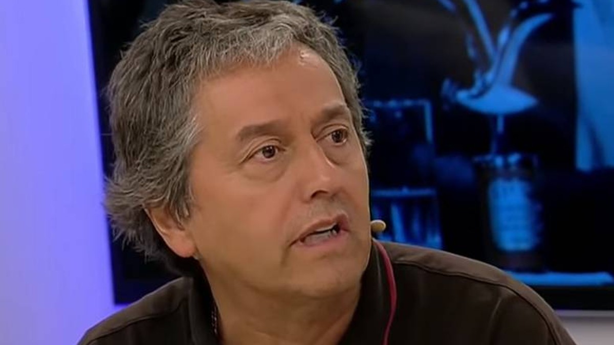 "Yo no soy homofóbico, pero ya enferma...": Claudio Reyes se fue contra reconocido rostro de Mega