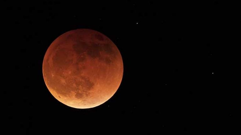 Portada Eclipse Lunar Chile 2022