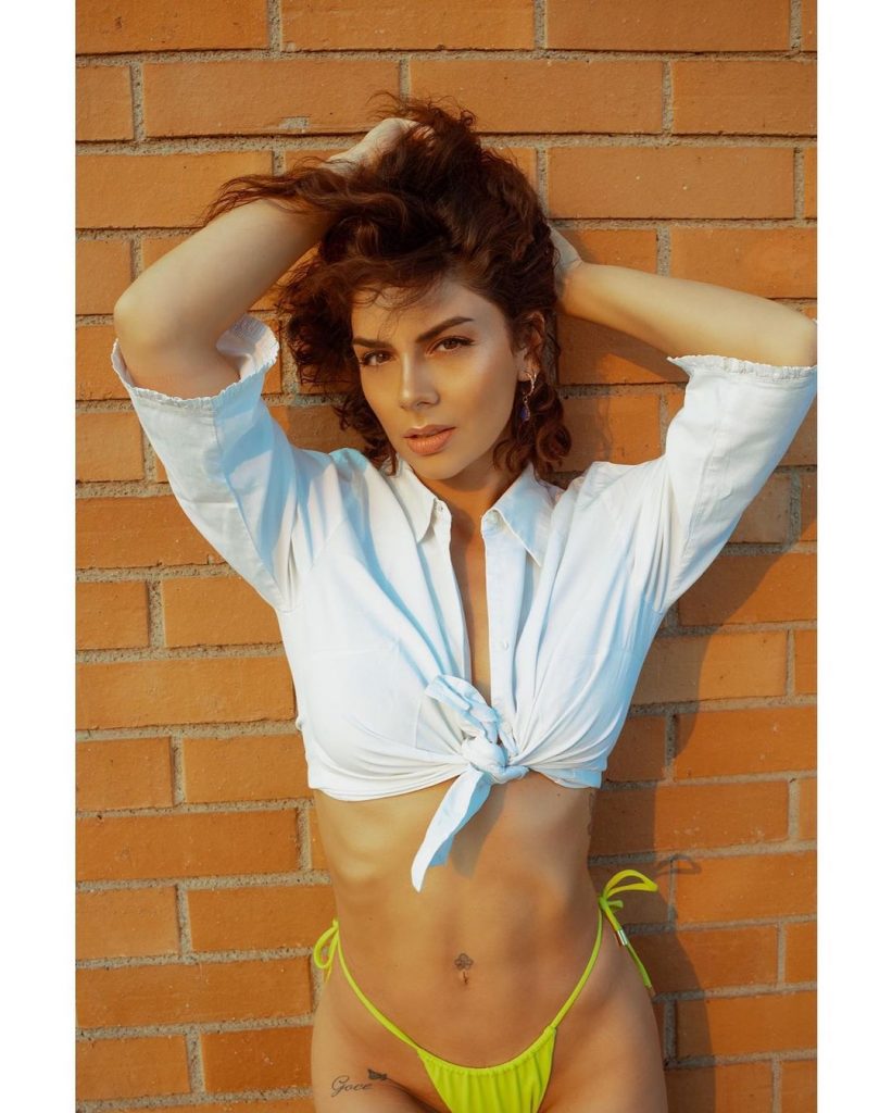 Kathy Contreras En Bikini