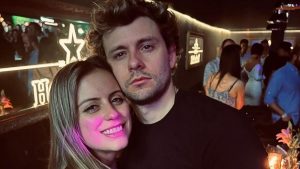 "Miren cómo quedó": Joaquín Méndez y su pareja mostraron la decoración de su árbol de Navidad