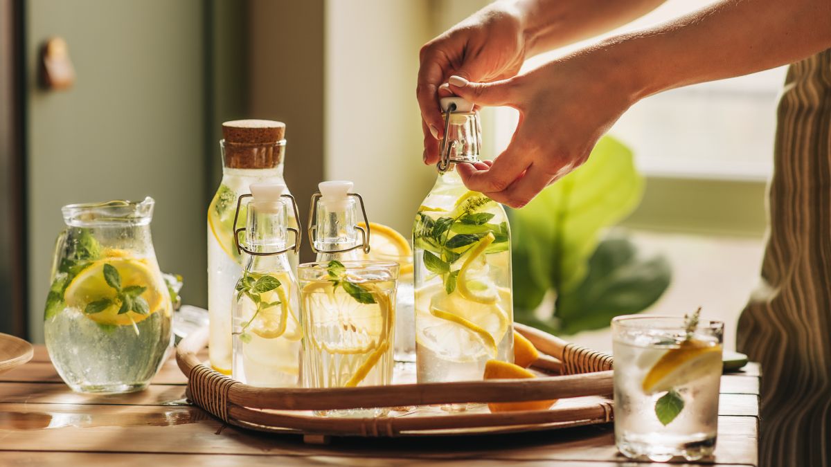 5 recetas infalibles de aguas saborizadas para pasar el calor