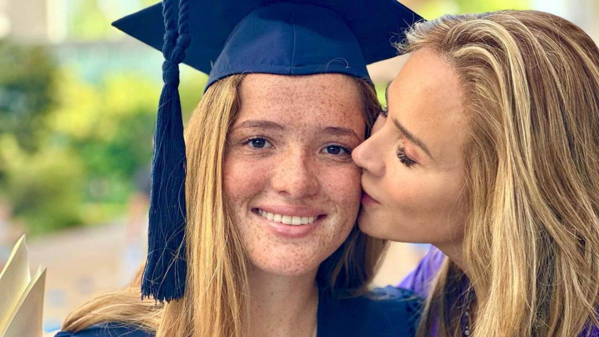 El detalle en foto de Angélica Castro y su hija que llamó la atención