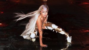 ¡Por fin! Denise Rosenthal estrena el videoclip de Centenas de Miles de Años