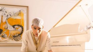 "Estas son las reliquias": Marcianeke luce sus lujosos autos en Urbanos