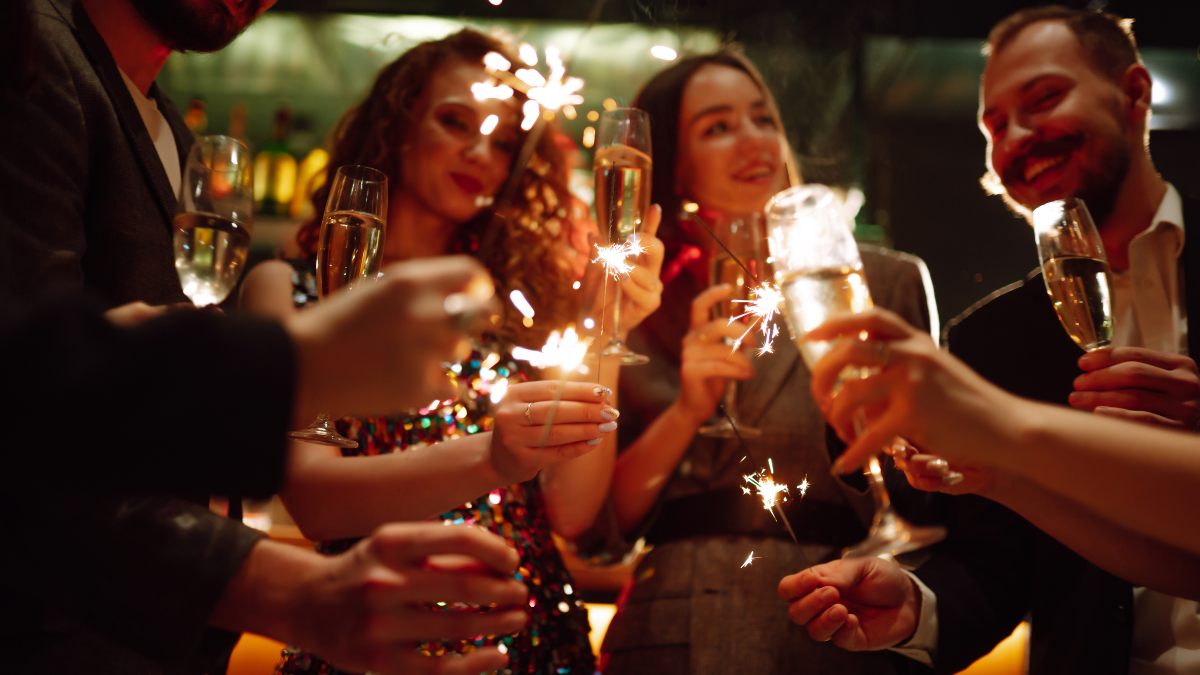 Para brindar en Navidad: Prueba esta rica receta de Martini con bastones de caramelo