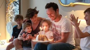 Benjamín Vicuña destaca el rol de Pampita y China Suárez en el crecimiento de sus hijos: "Tengo suerte de contar con ellas"