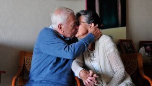 Este es el bono para parejas casadas que entrega $425.360 mil: conoce los requisitos