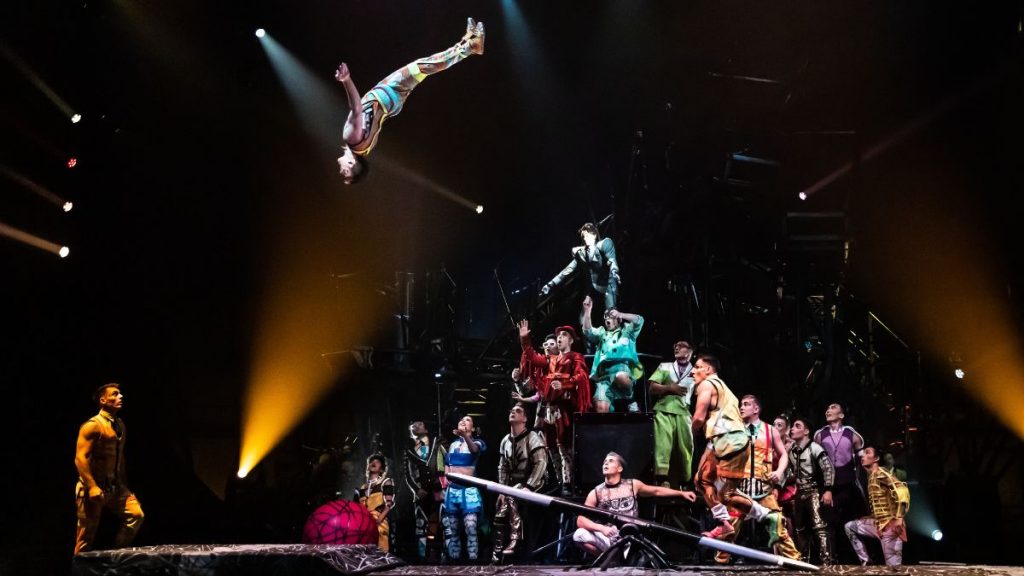 Cirque Du Soleil Bazzar (2)