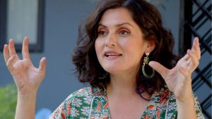 "Fue una cosa muy siniestra": Connie Achurra recuerda los episodios de abuso que sufrió por parte de su hermanastro