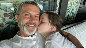 "La misma dulzura": Cristián Sánchez muestra el crecimiento de su hija con tierno video en redes sociales