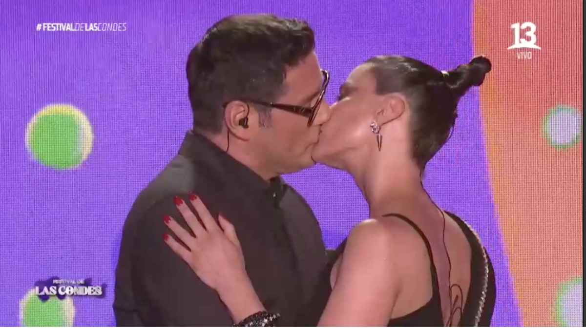 "¡Con todo!": El divertido chascarro de Pancho Saavedra y Tonka Tomicic tras beso en Festival de Las Condes