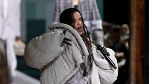 Rosalía revoluciona la Semana de la Moda de París: Así fue su presentación