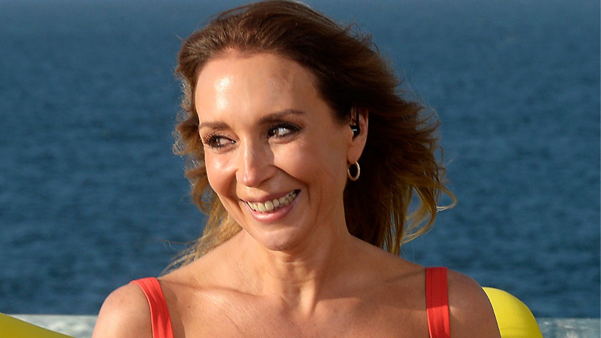 "Nos empiluchamos": Karen Doggenweiler y su osado despacho desde el agua