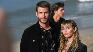 Miley Cyrus destroza a Liam Hemsworth con su canción Flowers