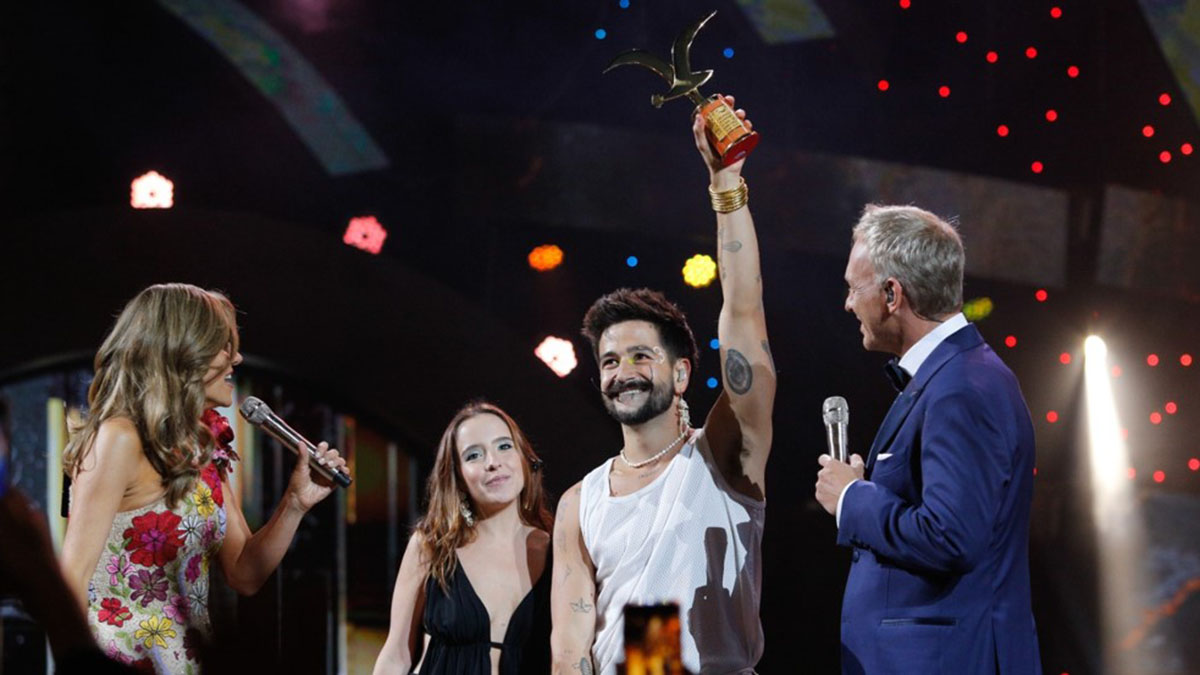 "Nadie baila como baila Viña": Camilo sacudió a la Quinta Vergara acompañado de Evaluna Montaner