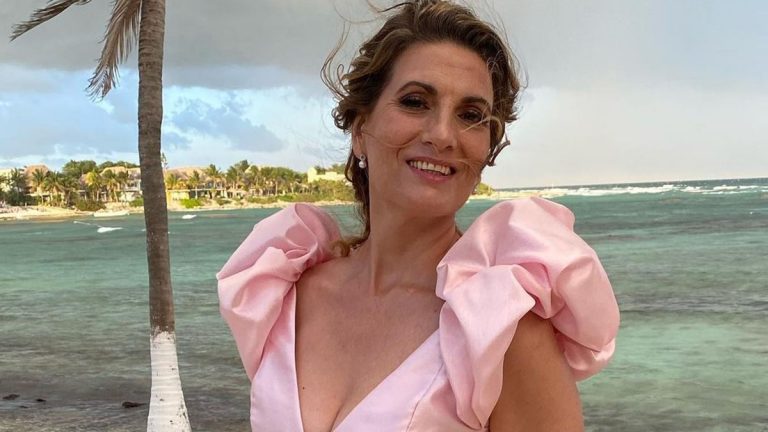 "Preciosa mamá": Carolina Infante mostró en detalle el increíble vestido que usó en la boda de Belén Soto