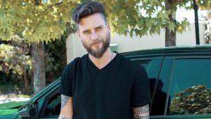 JP Cretton y su millonario auto de lujo verde eléctrico: ¿Cuánto cuesta y qué funciones tiene?