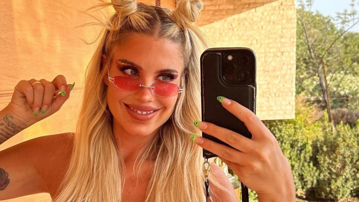 ¡Todas la quieren! La manicure neón que impuso Cote López que tú puedes llevar