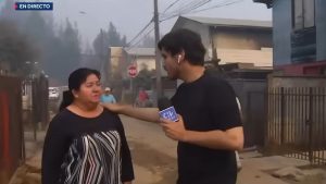 "No estamos para estas cosas": Periodista de CHV tuvo un noble gesto al hablar con una víctima de los incendios