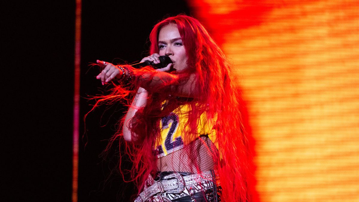 Karol G habría invitado a famosa artista nacional a cantar con ella en Viña 2023