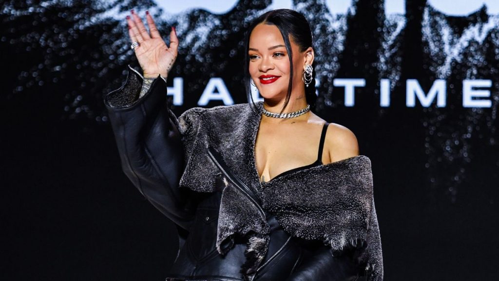 Super Bowl Rihanna (1)
